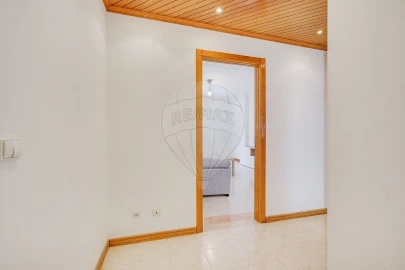Apartamento T2 para Venda em Venteira