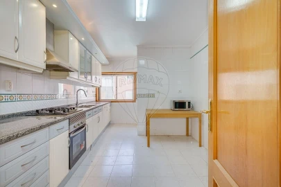 Apartamento T2 para Venda em Venteira