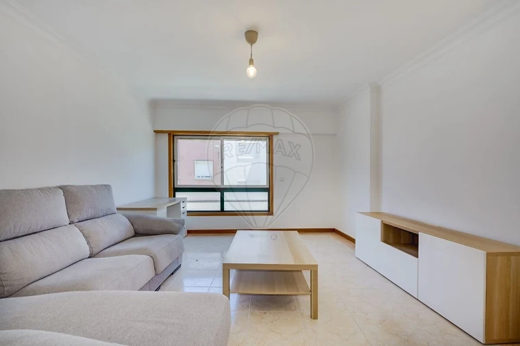 Apartamento T2 para Venda em Venteira Foto 19