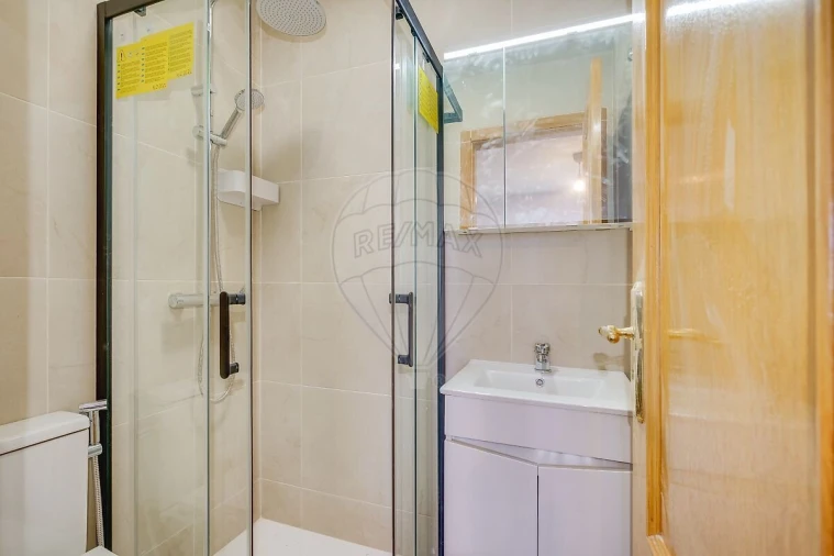 Apartamento T2 para Venda em Venteira Foto 18
