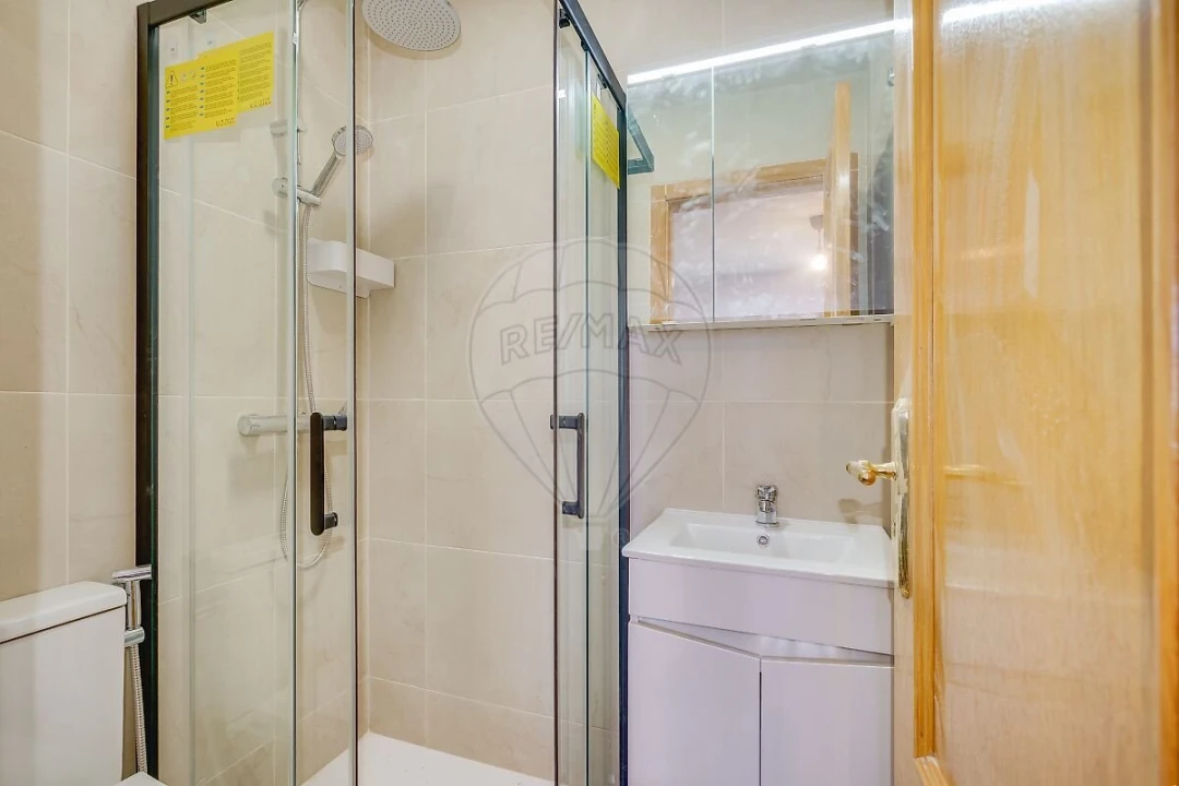 Apartamento T2 para Venda em Venteira Foto 18