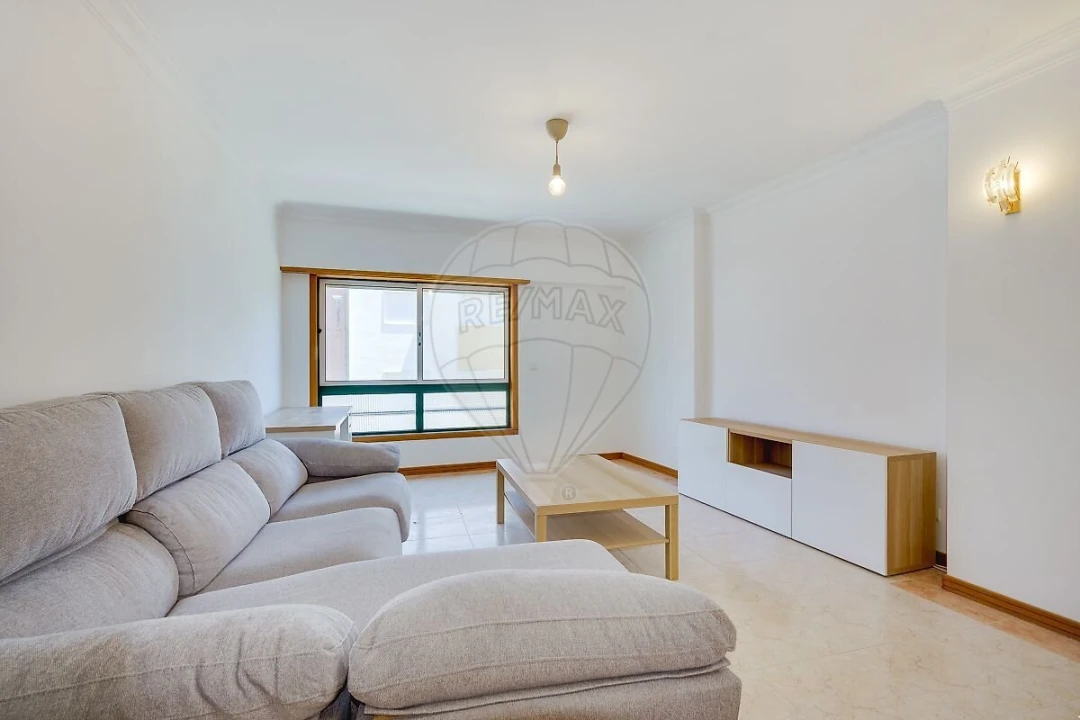 Apartamento T2 para Venda em Venteira Foto 20