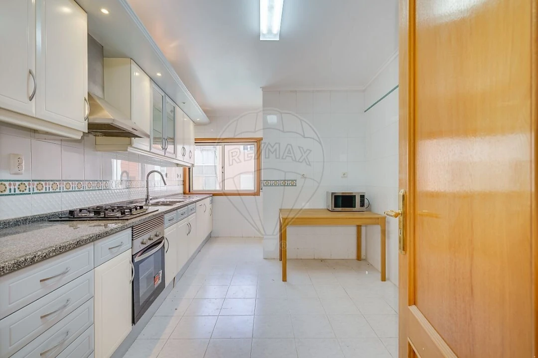 Apartamento T2 para Venda em Venteira Foto 7