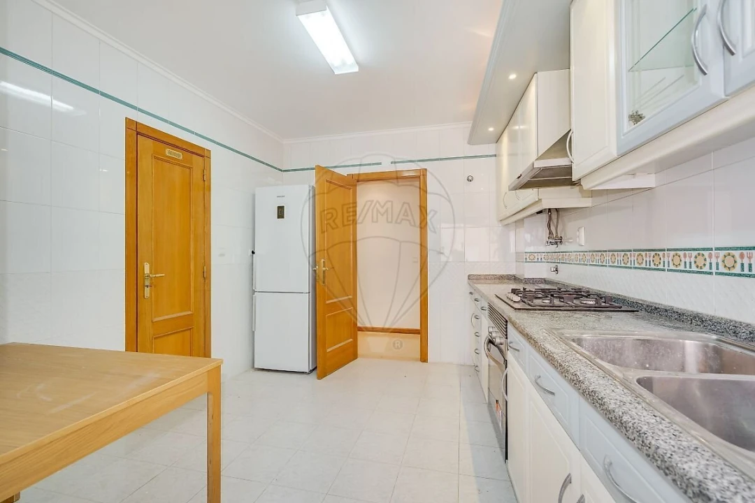 Apartamento T2 para Venda em Venteira Foto 8