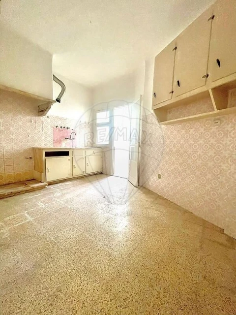 Apartamento T2 para Venda em Carnaxide e Queijas