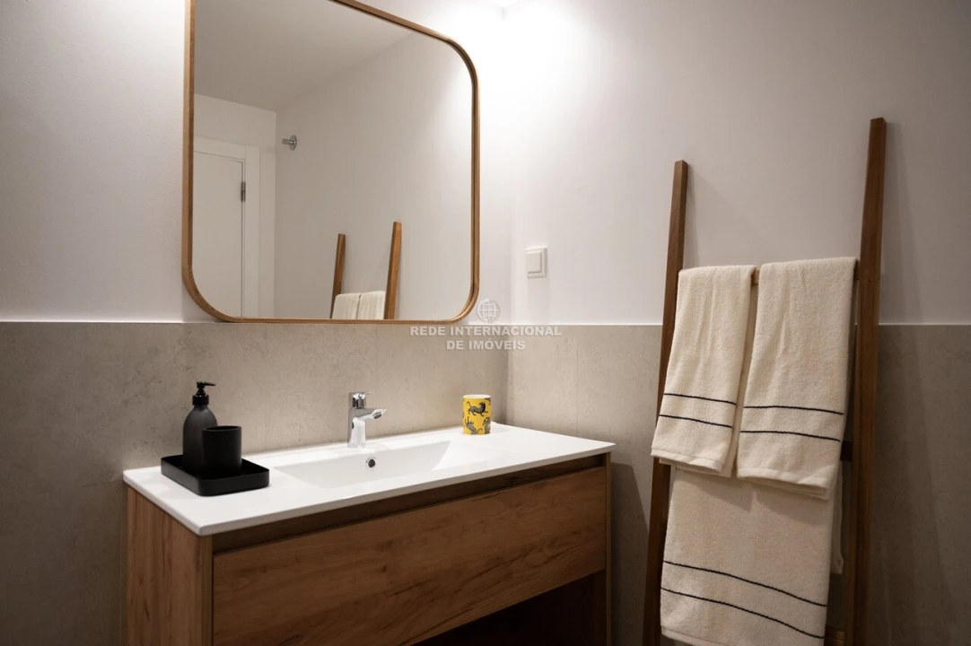 Apartamento T4 para Venda em Santo António dos Cavaleiros e Frielas Foto 25