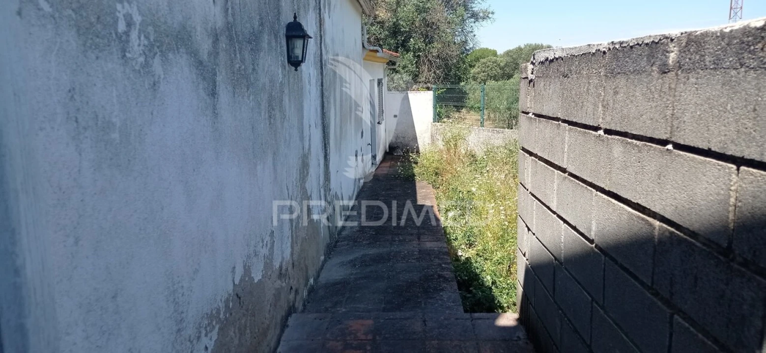 Moradia T2 para Venda em Aldeia da Mata Foto 23