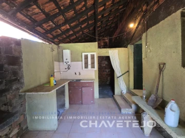 Quinta T2 para Venda em Além da Ribeira e Pedreira