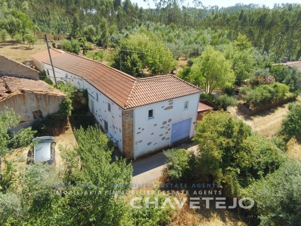 Moradia T1 para Venda em Areias e Pias Foto 3