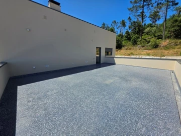 Moradia T4 para Venda em Monte Redondo e Carreira
