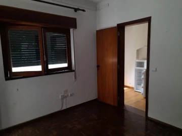 Moradia T5 para Venda em Monte Redondo e Carreira