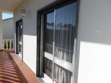Moradia T5 para Venda em Monte Redondo e Carreira
