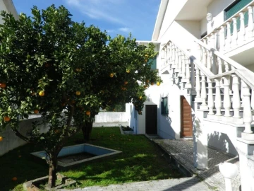 Moradia T5 para Venda em Monte Redondo e Carreira