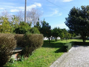 Moradia T5 para Venda em Monte Redondo e Carreira