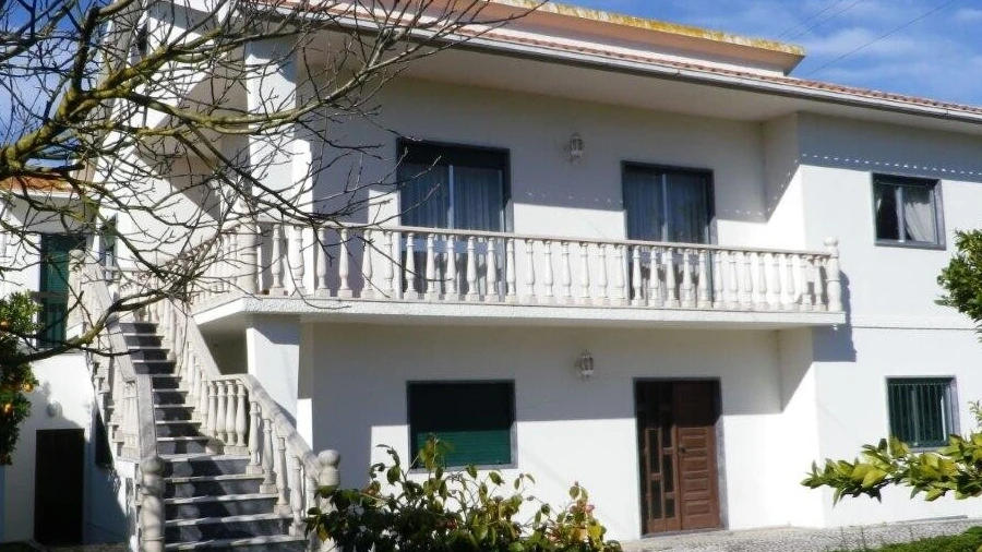 Moradia T5 para Venda em Monte Redondo e Carreira