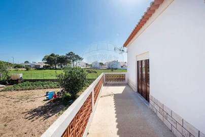 Moradia T3 para Venda em Rogil