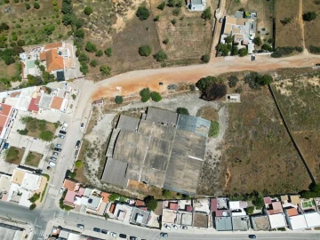 Terreno para Venda em Quelfes