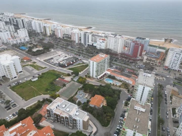 Terreno para Venda em Quarteira