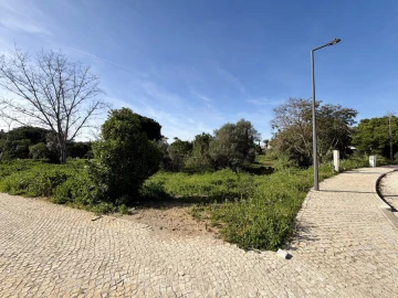 Terreno para Venda em Quarteira
