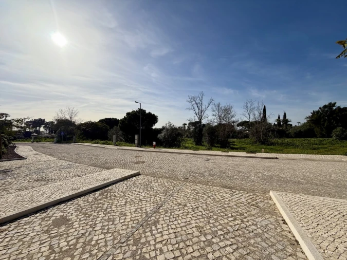 Terreno para Venda em Quarteira Foto 7