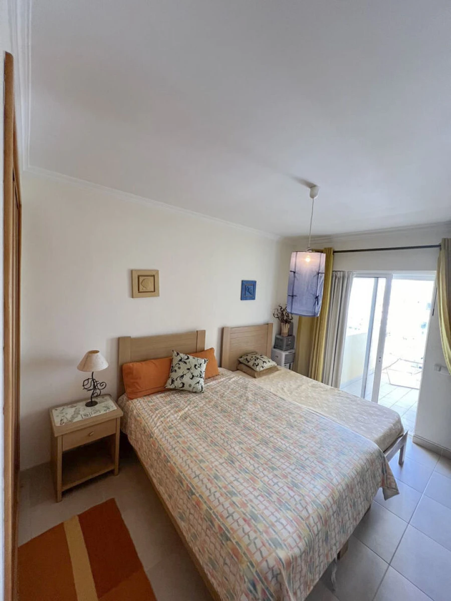 Apartamento T2 para Venda em Portimão Foto 4
