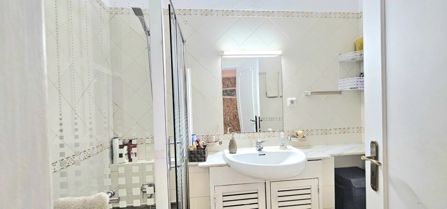 Apartamento T1 para Venda em Alvor Foto 14