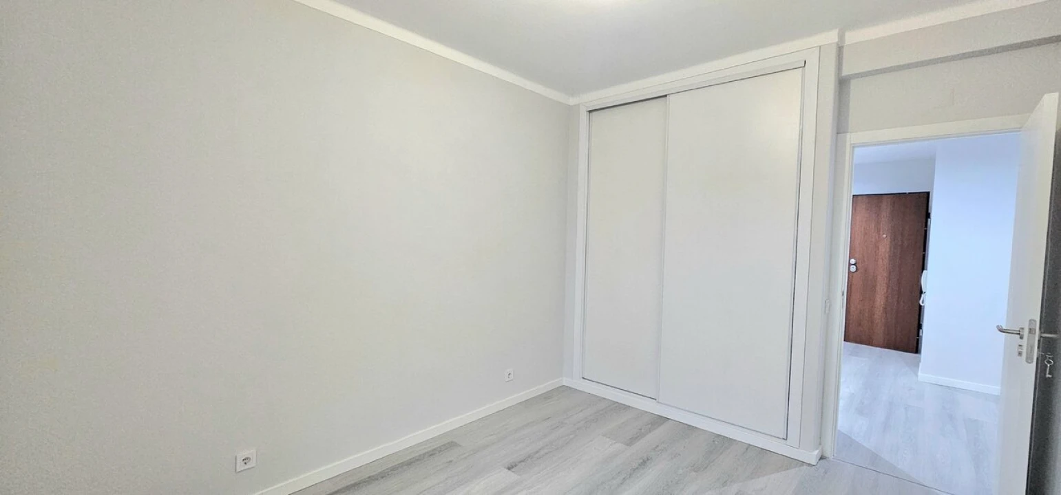 Apartamento T2 para Venda em Quarteira Foto 12