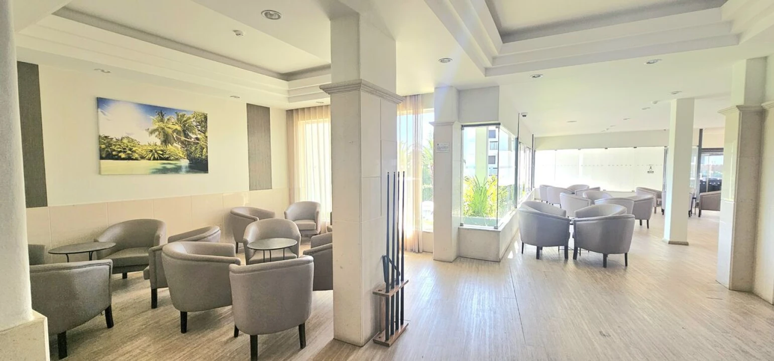Apartamento T0 para Venda em Albufeira e Olhos de Água Foto 13
