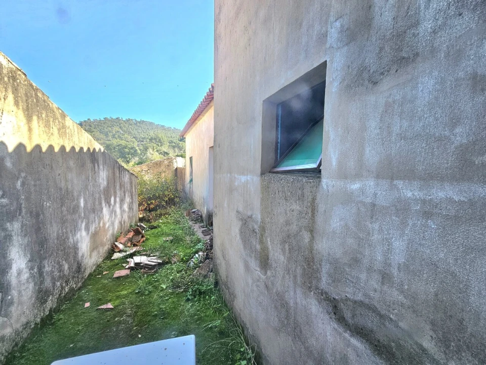 Moradia T4 para Venda em Alferce Foto 18