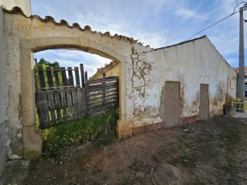 Moradia T4 para Venda em Alcantarilha e Pêra