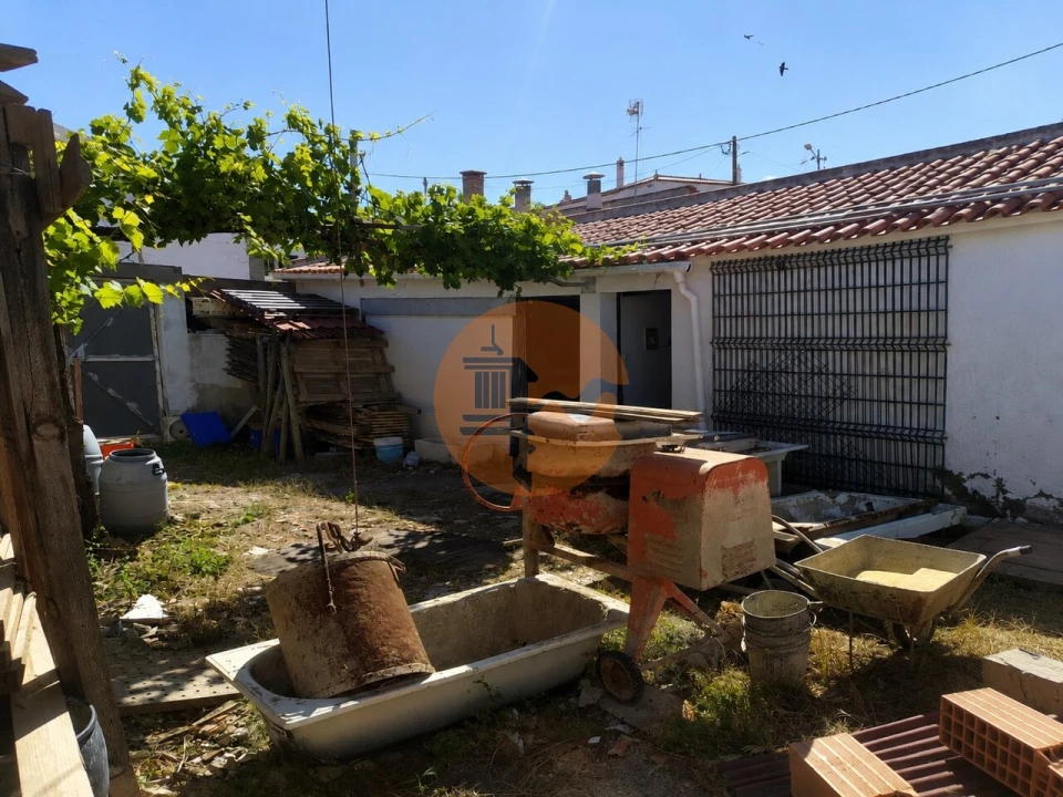 Moradia T2 para Venda em Azinhal Foto 4