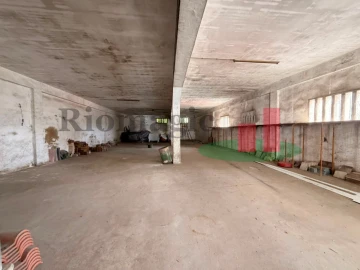 Armazém para Arrendamento em Rio Maior