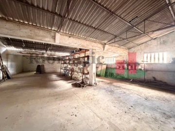 Armazém para Arrendamento em Rio Maior