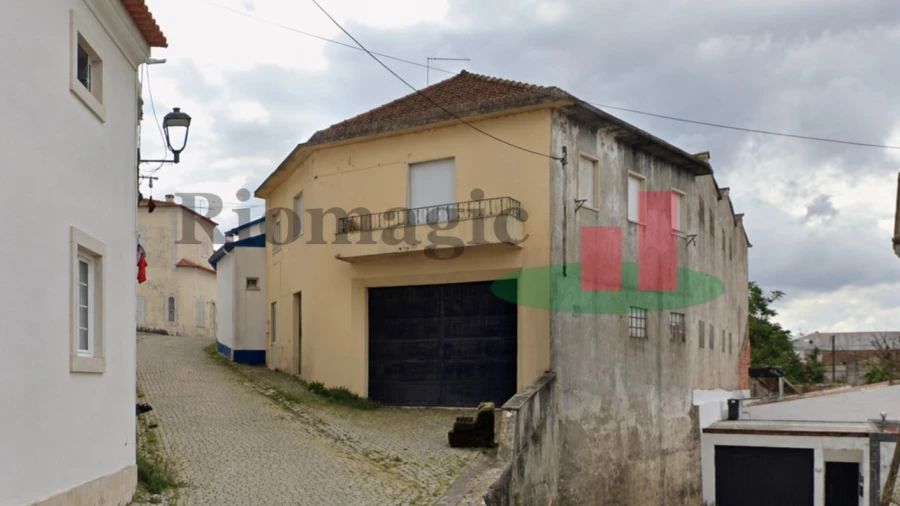 Armazém para Arrendamento em Rio Maior