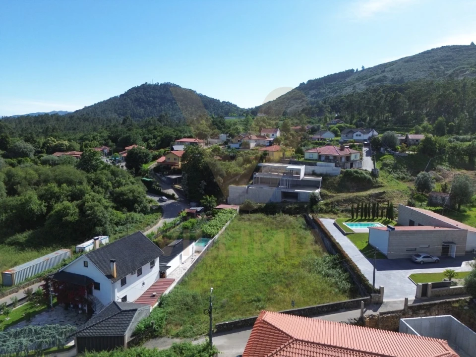 Terreno para Venda em Arcozelo Foto 1