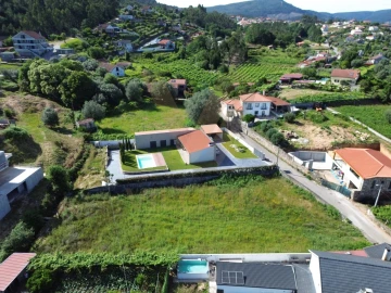 Terreno para Venda em Arcozelo