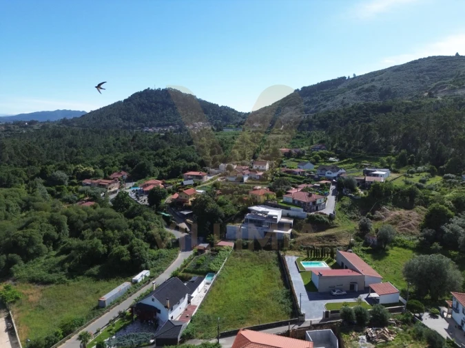 Terreno para Venda em Arcozelo Foto 9