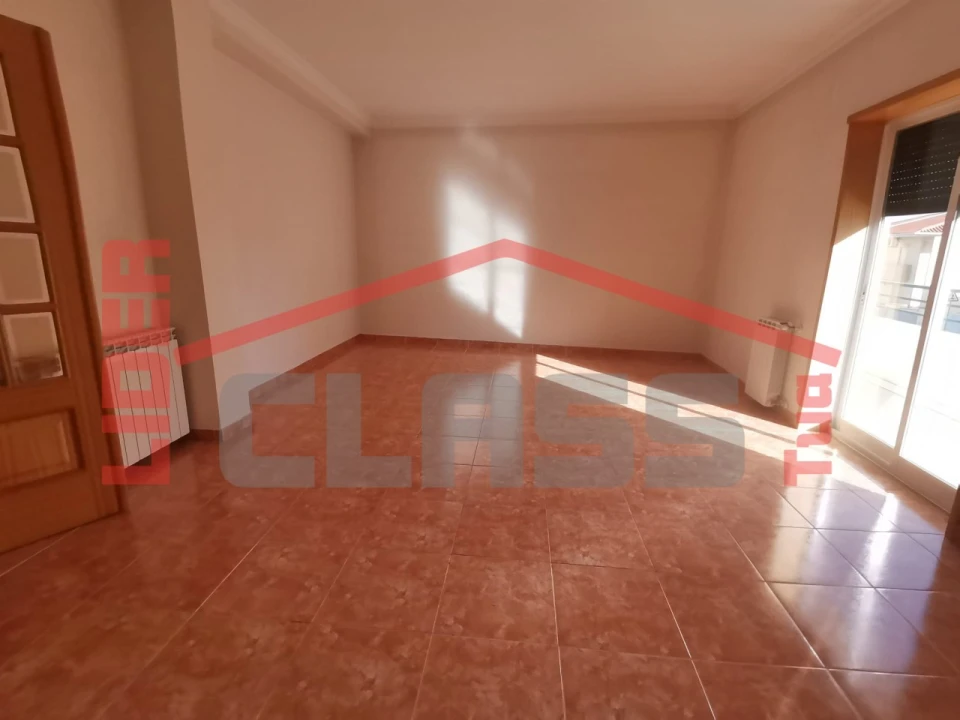 Apartamento T3 para Arrendamento em Mirandela Foto 4
