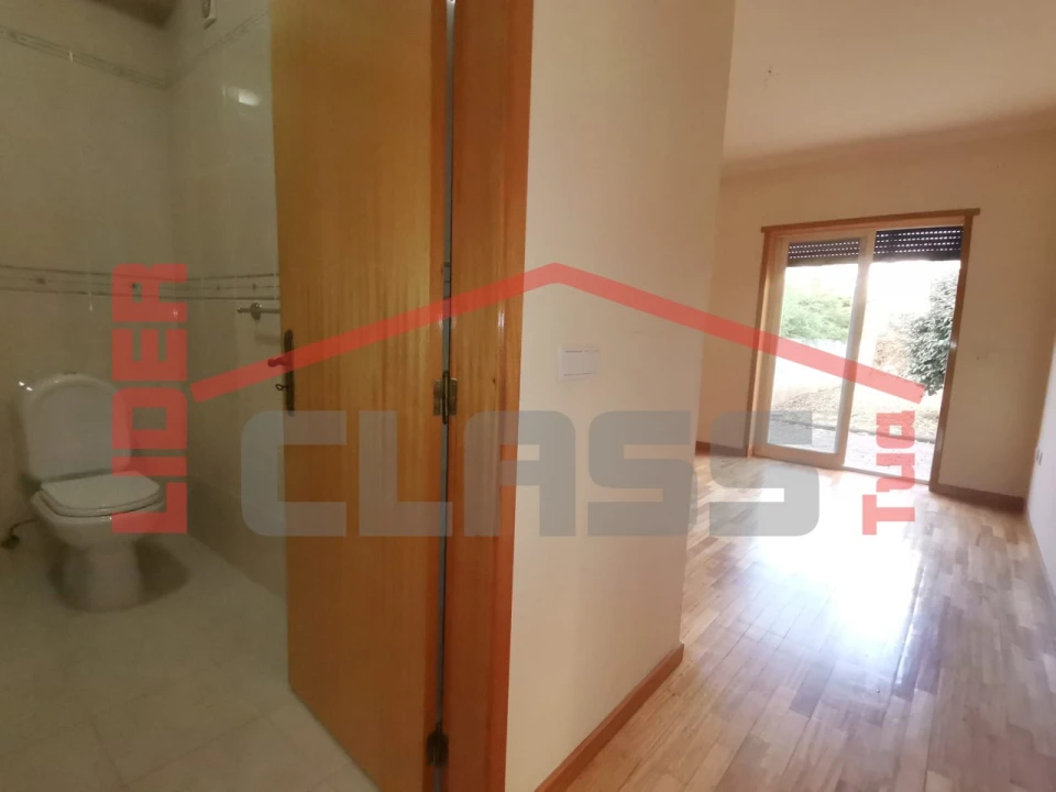 Apartamento T3 para Arrendamento em Mirandela Foto 6