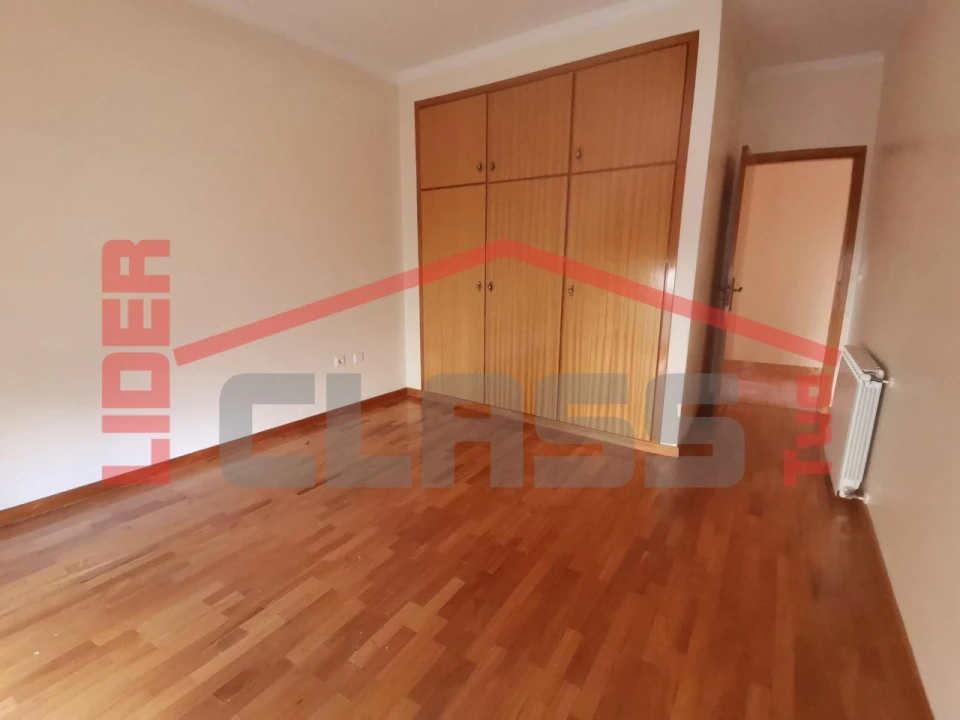 Apartamento T3 para Arrendamento em Mirandela Foto 7