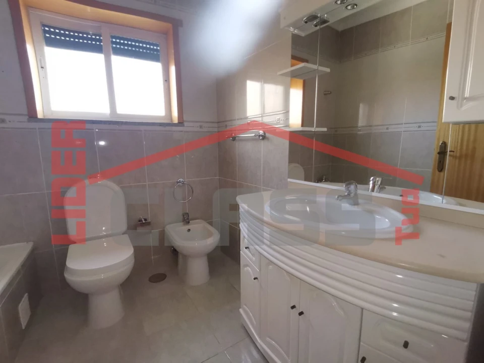 Apartamento T3 para Arrendamento em Mirandela Foto 11