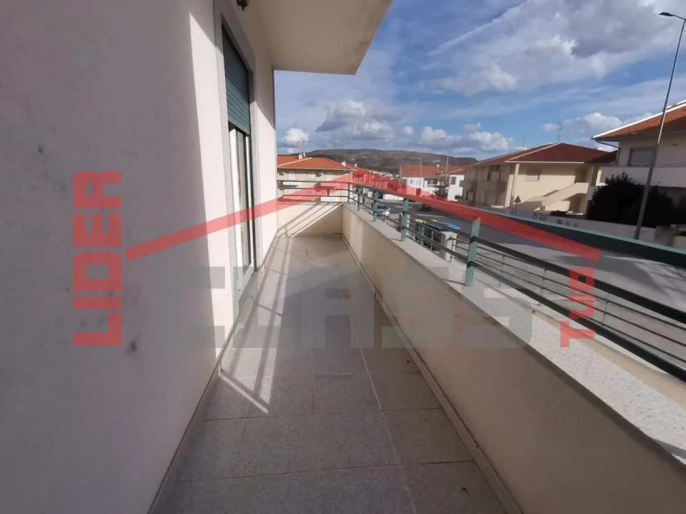 Apartamento T3 para Arrendamento em Mirandela Foto 14