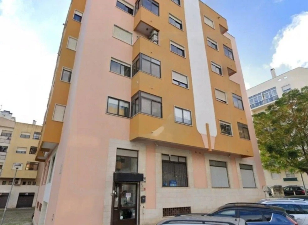 Loja para Venda em Sacavém e Prior Velho Foto 12