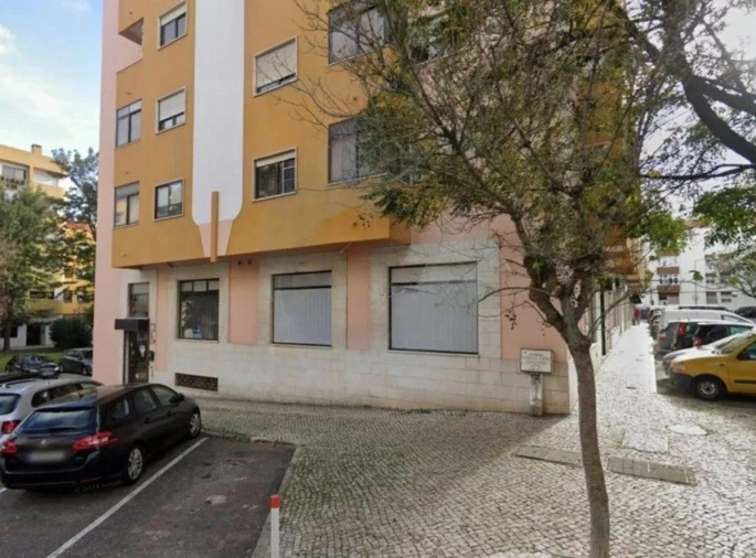 Loja para Venda em Sacavém e Prior Velho Foto 11