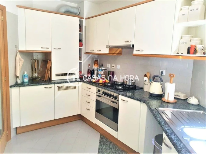 Apartamento T2 para Arrendamento em Loures Foto 3