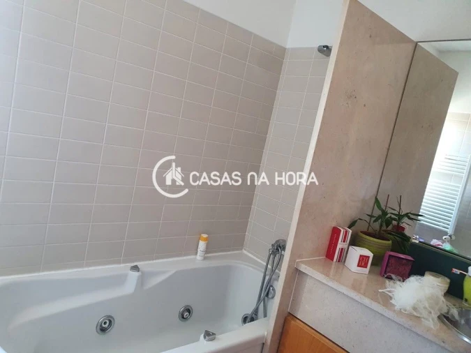 Apartamento T2 para Arrendamento em Loures Foto 19