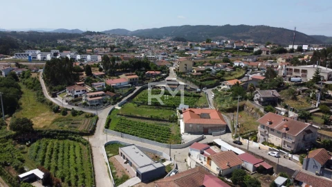 Moradia T3 para Venda em Campo e Sobrado