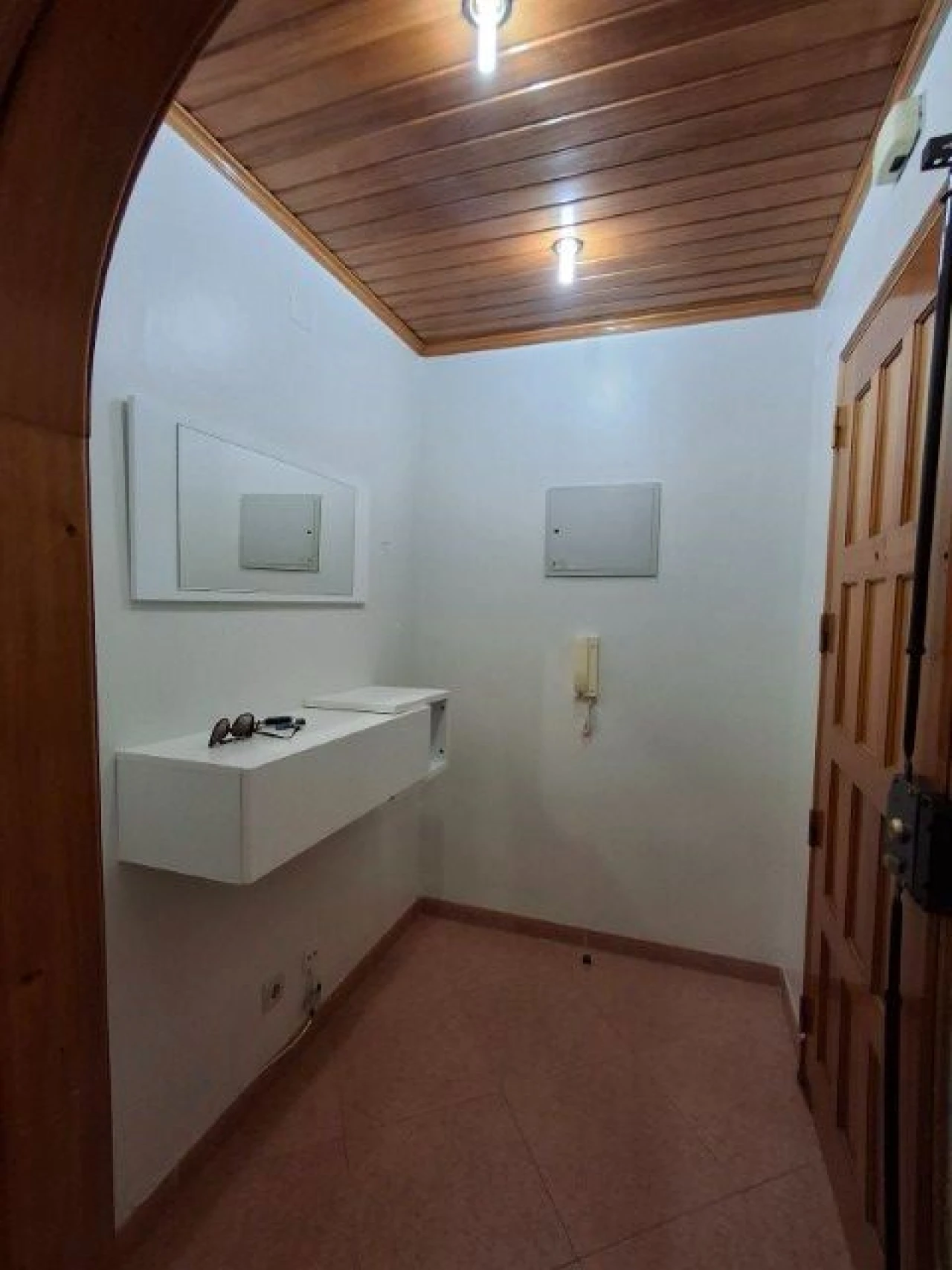 Apartamento T1 para Arrendamento em Rio de Mouro Foto 4