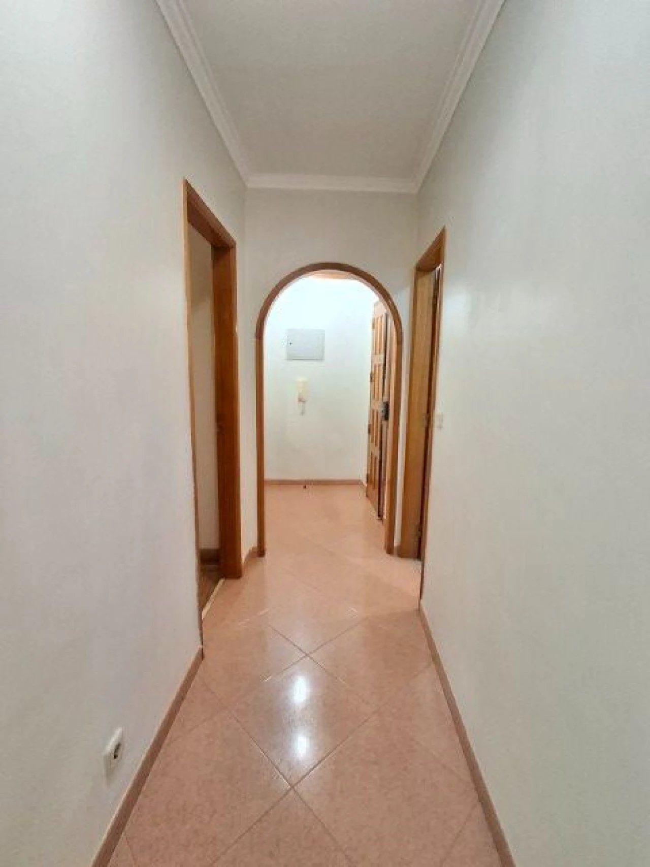 Apartamento T1 para Arrendamento em Rio de Mouro Foto 5