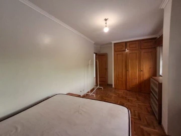 Apartamento T1 para Arrendamento em Rio de Mouro